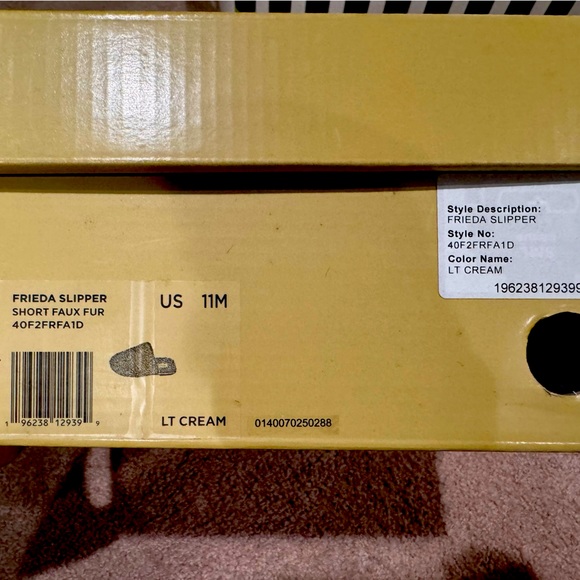 Brand new Michael Kors Freida slipper - Picture 2 of 5